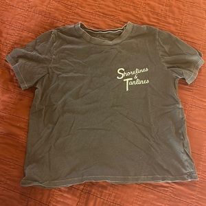 Billabong cropped t-shirt.